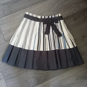 DEKKER Pinstripe Pleated Skirt Size 8 Blue Gray White Lined Cotton Seersucker
